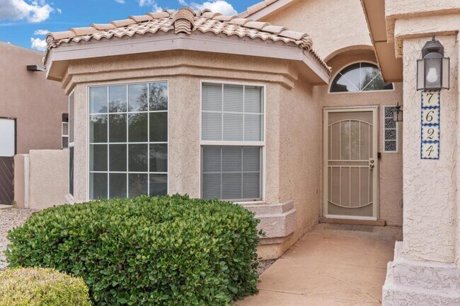 Building Photo - 7624 Va Belleza SW