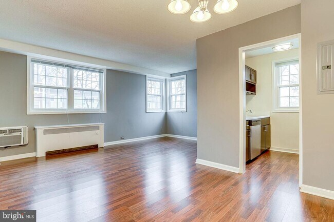 Building Photo - 206 N Trenton St