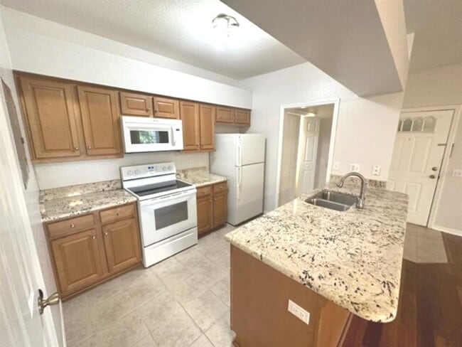Building Photo - 903 Eagle Pond Dr