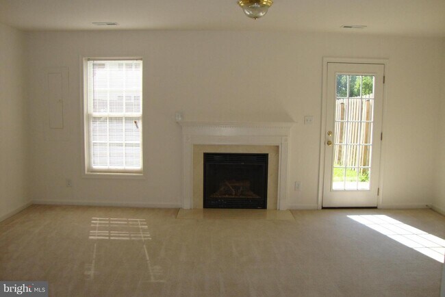 Building Photo - 23039 Sir Barton Ct