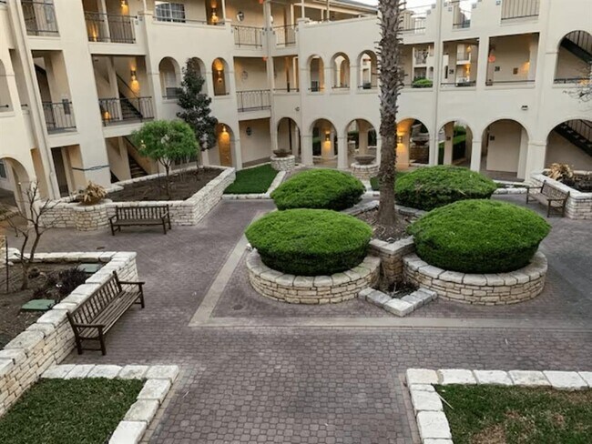 Building Photo - 3404 American Dr