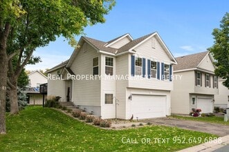 Building Photo - 1412 Yorkshire Ln