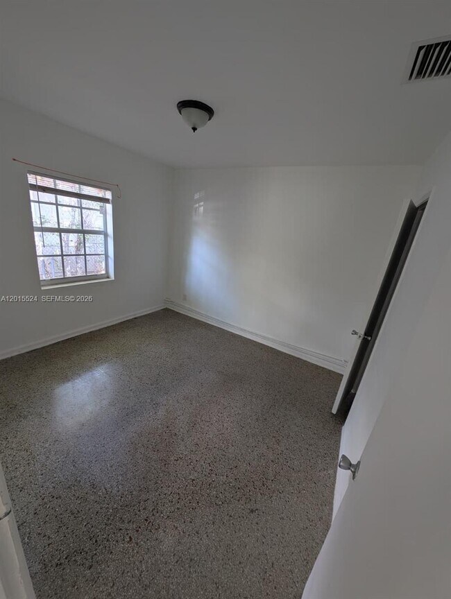 Foto del edificio - 2316 Madison St
