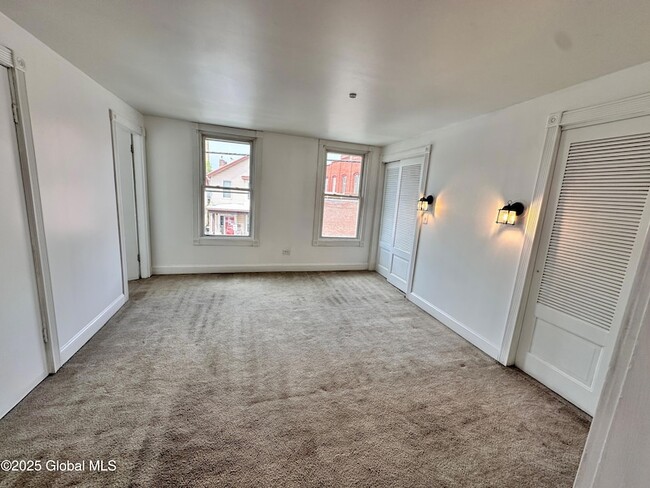 Building Photo - 93 Hudson Ave