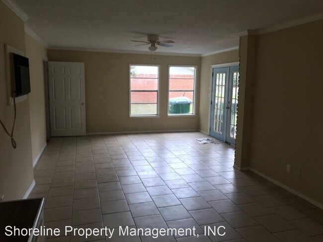 Building Photo - 3 br, 1.5 bath House - 102 Elliot Place