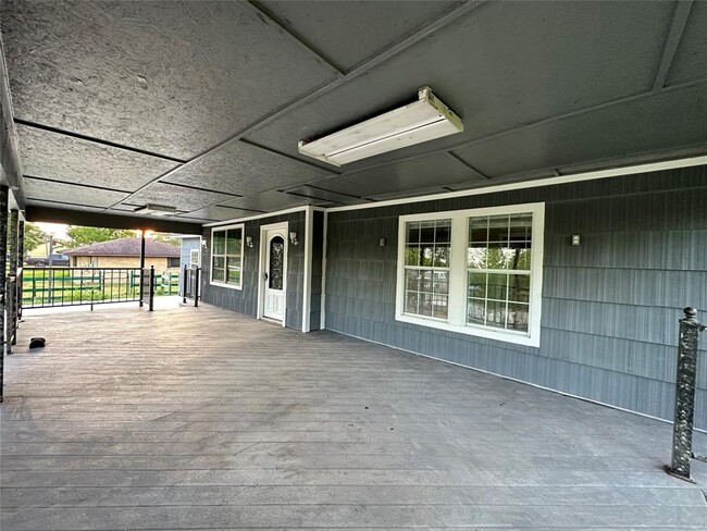 Building Photo - 3418 W Cedar Bayou Lynchburg Rd