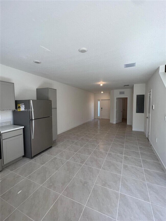 Foto del edificio - 326 NE 1st Ave