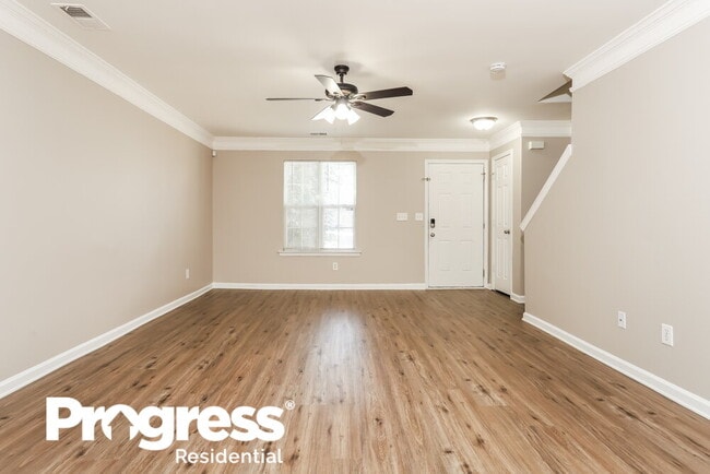 Building Photo - 745 Crestwell Cir SW