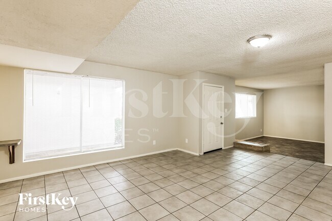 Building Photo - 9047 N 36th Dr