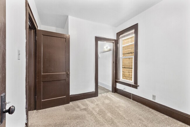 Foto del edificio - 928 E Locust St