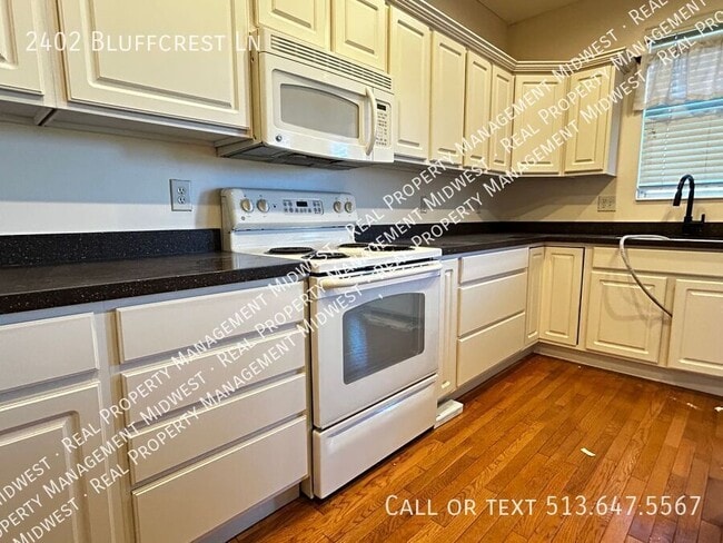 Photo - 2402 Bluffcrest Ln House