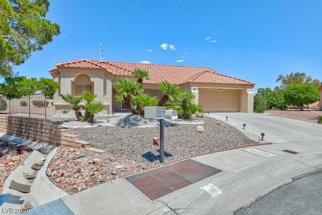 Foto del edificio - 3108 Lotus Hill Dr