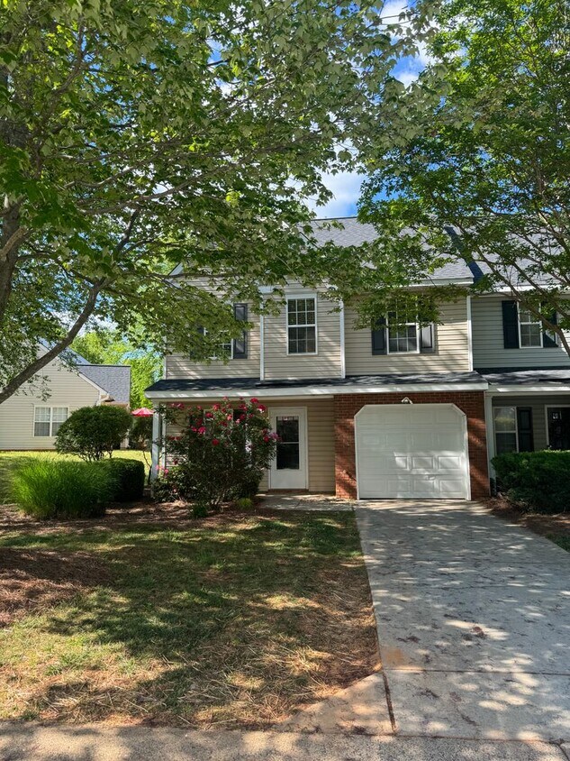 5075 Bartholomew's Ln, Greensboro, NC 27407 Townhome Rentals in