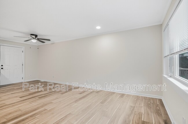 Foto del edificio - 201 Howell St