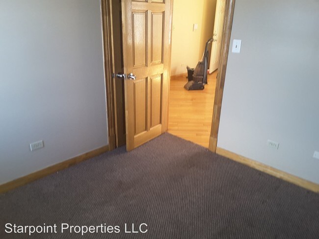 Foto del edificio - 1608 E 82nd St