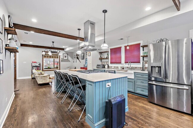 Foto del edificio - 6069 N Ridge Ave