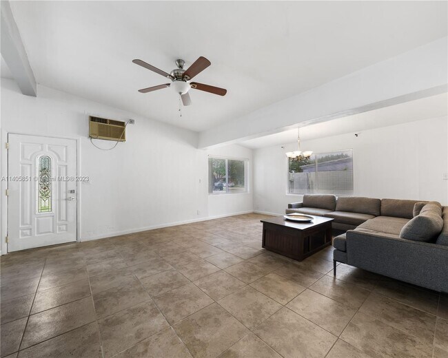 Foto del edificio - 3341 SW 21st St