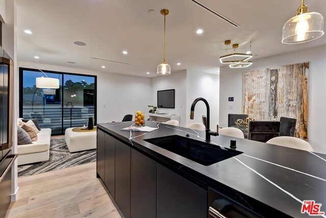 Foto del edificio - 7273 W Hazel Ct