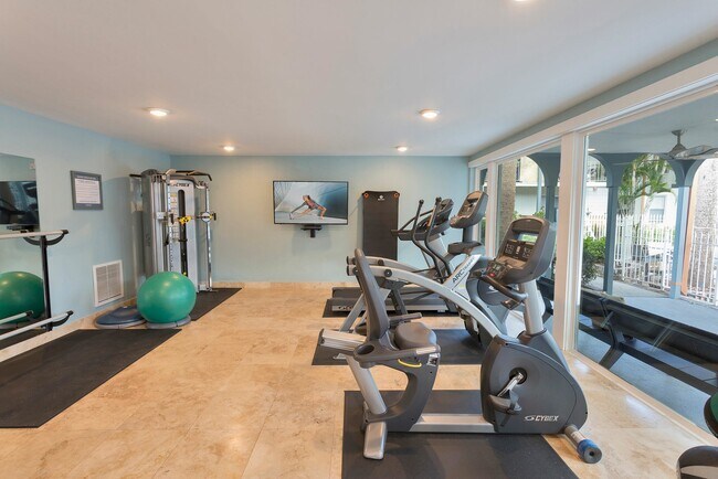 Foto del edificio - 4350 W Kennedy Blvd