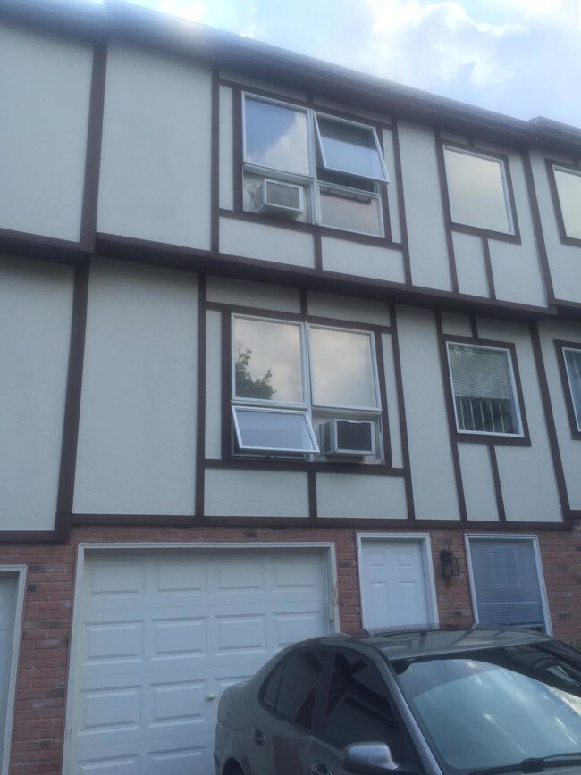 Foto del edificio - 175 W Spring St