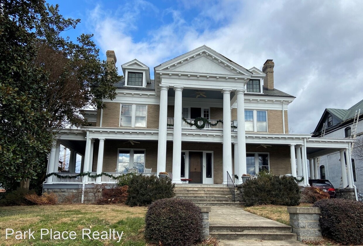 Primary Photo - 1 br, 1 bath House - 441 Highland Ave Apt C