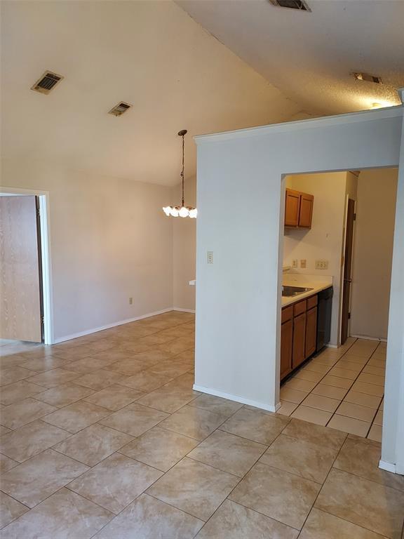 Building Photo - 625 Greenlawn Blvd