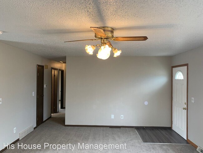 Building Photo - 4 br, 2 bath House - 107 Main St
