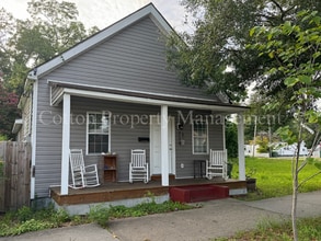 Building Photo - 719 S 8th St