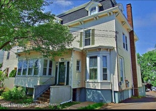 Building Photo - 19 Rector Pl