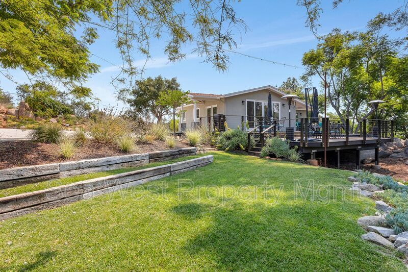 Primary Photo - 3267 Bernardo Ln