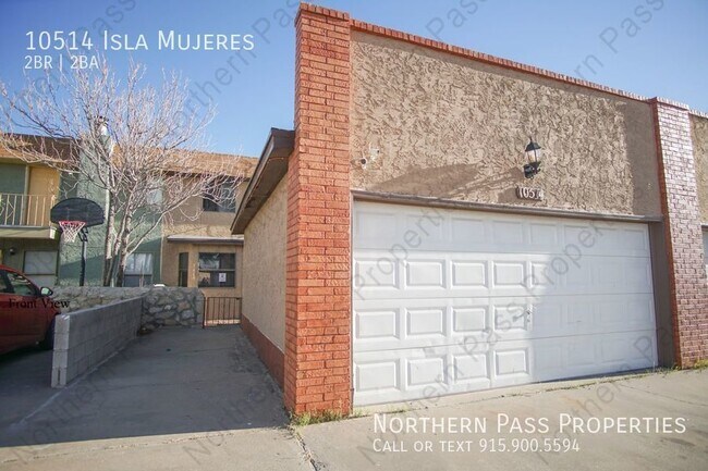 Building Photo - 2 Bedroom Eastside Duplex