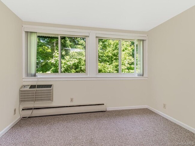 Building Photo - 9 Wyndover Woods Ln