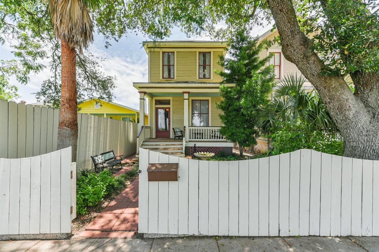 Primary Photo - 1402 26th St