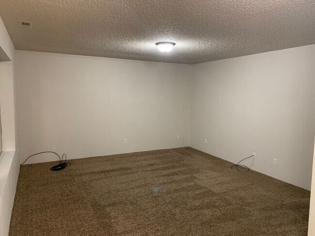Building Photo - 3607 W Kennewick Ave