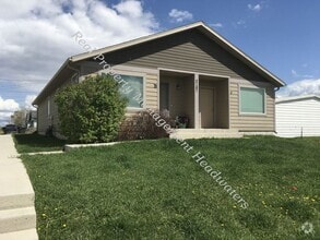 Building Photo - 2147 Gold Ave