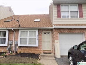 Building Photo - 2733 Victoria Ln