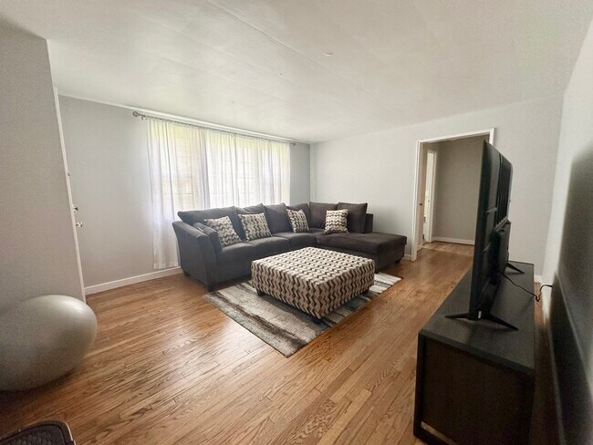 Foto del edificio - 445 Morris Ave