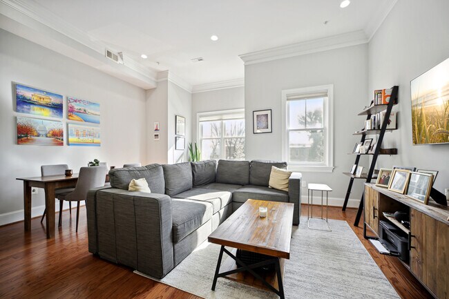 Foto del edificio - 1232 4th St NW