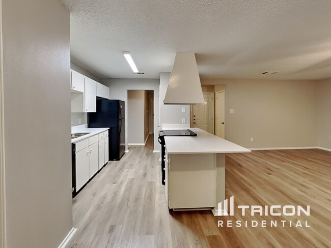 Building Photo - 5915 Myers Rd