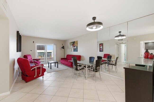 Foto del edificio - 200 S Birch Rd