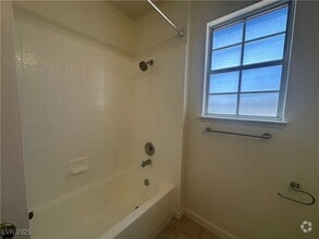Building Photo - 2128 Fountain Springs Dr