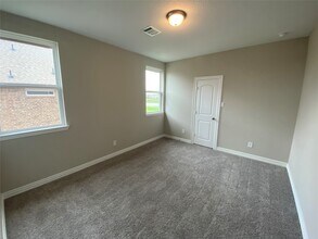 Building Photo - 7414 Evelyn Grv Dr