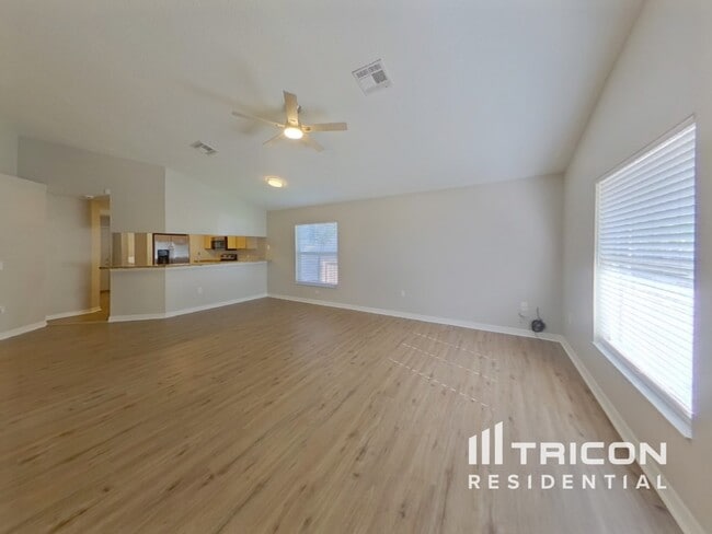Building Photo - 7505 S Morton St