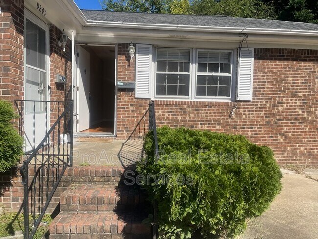 Foto del edificio - 9243 Atwood Ave