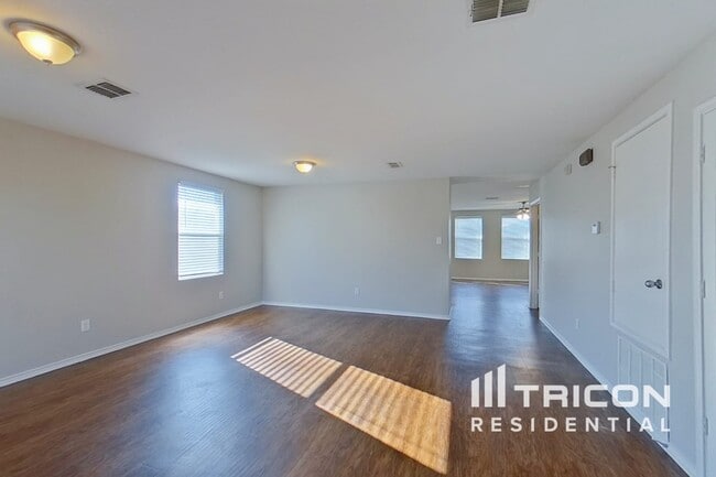 Building Photo - 1714 La Caya Dr