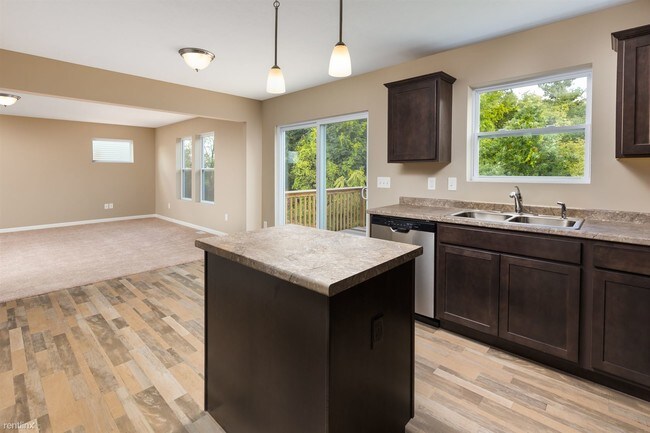 Building Photo - 10150 Castle Creek Cir