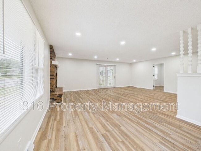 Foto del edificio - 8215 Ruskin Way