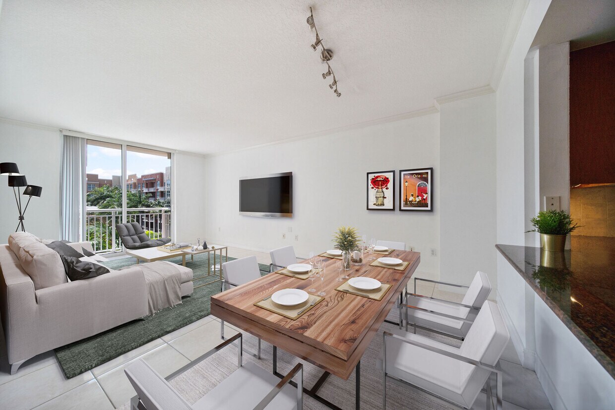 Living area - 2000 N Bayshore Dr