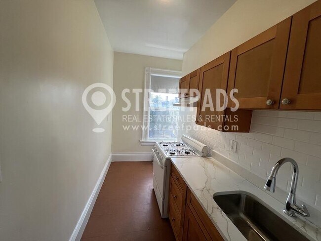 Building Photo - 1 bedroom in Cambridge MA 02138