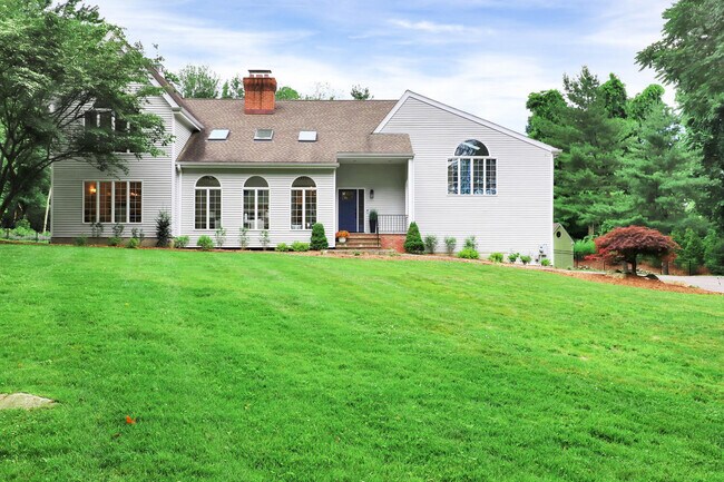 Building Photo - 35 Hilltop Rd